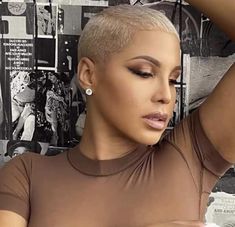 Lily Hairstyle, Brush Cut For Black Women, Blonde Natural Hair, Short Hair Waves, Shaved Hair Cuts, Blonde Natural