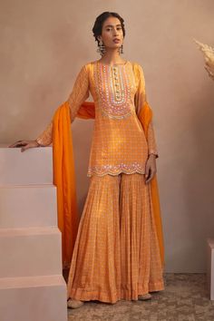 Indian Function Dresses For Women, Sharara Designs Simple, Party Wear Blazers, Party Wears, Sharara Designs, Sharara Pants, Short Kurta, Traditional Indian Dress, Western Dress