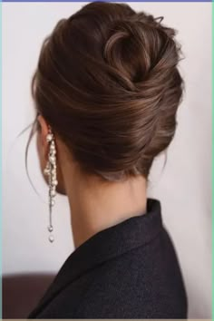 Aesthetic Cute Hairstyle Ideas For short Hair Updos For Medium Length Hair Mother Of The Bride, Award Hairstyles, Chignon Hair, Mother Of The Bride Hair, Hair Mistakes, Bridal Hair Makeup, Wedding Guest Hairstyles