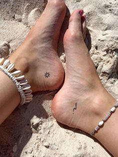 Visit BookOnBoard.com for minimalist travel tattoo ideas from a vivid range of travel inspired tattoos designtravel tattoos for women uniqueadventure tattoounique travel tattoo smalltinyworldmatchingsimplesleevetimequotestravel wordsfine line coordinatescompassbest friendcouplefor guysdaintygeometriclovecutesoloroadlessheartwatercolorbikeplaneshipcameramountainsunmoonankleglobeforearmfriend traveltattooinspiration wanderlust Tiny Cute Tattoos For Women, Feet Tattoo Ideas, Tattoo Ideas Foot, Travel Inspired Tattoos, Foot Tattoo Designs, Tiny Foot Tattoos, Brazil Life, Travel Tattoo Ideas, Small Wave Tattoo