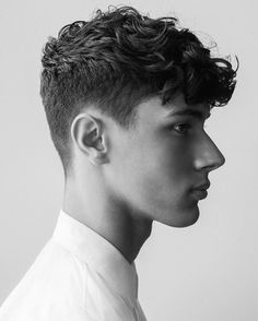 whitneyvermeer_and cool curly hairstyle for men Men's Curly Hairstyles, Male Haircuts Curly, Wavy Hair Men, Cool Hairstyles For Men, Haircuts For Curly Hair, Corte De Cabelo Masculino, Hair And Beauty, Curly Hair Men, Boys Haircuts