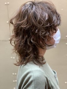 Wavy Shag Haircut With Bangs, Short Shag With Bangs Layered Cuts, Trendy Haircuts For Curly Hair, Mullet Hair, Natural Curly Hair Cuts, Women Mullet, Curly Hair Photos