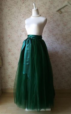 Wedding Skirt Outfit, Dark Green Wedding, Bridesmaid Tulle, Prom Skirt, Bridesmaid Skirts, Tulle Skirt Black, Full Tulle Skirt, Holiday Skirts, Tulle Maxi Skirt