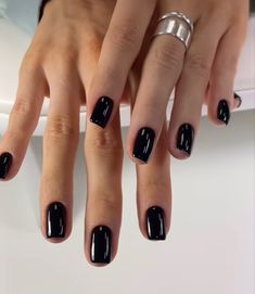 Short Black Gel Nails, Black Manicure Short, Hand Nails, Fashion Outfits Dresses, Mens Nails, Grunge Nails, Outfits Dresses