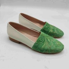 #womensandals #leathershoes #womenshoes #greenshoes #flatshoes #Babette Embroidered Leather Slip-on Flats, Traditional Round Toe Spring Loafers, Traditional Leather Sole Loafers For Galas, Traditional Round Toe Loafers For Spring, Traditional Slip-on Loafers For Spring, Traditional Spring Loafers With Round Toe, Traditional Flat Loafers For Galas, Indian Shoes, Leather Embroidery