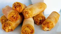 Spaanse recepten uit Spaanse keuken - Simpele Recepten Baked Spring Rolls, Cheese Roll Recipe, Perfect Baked Potato, Bacon Dip, Spicy Cheese, Artisan Bread Recipes, Cajun Cooking, Cheese Rolling, Phyllo Dough