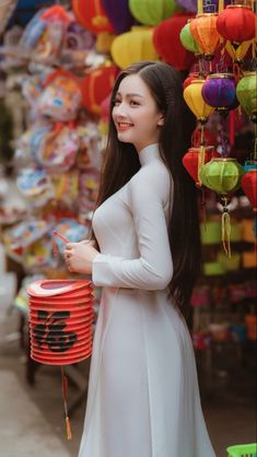 Long White Dress, Brunette Girl, Hot Dress, Traditional Dresses, Asian Beauty, Lanterns