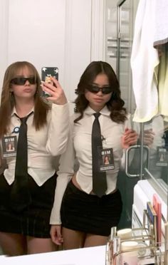 Ideas for Halloween Disguise. MIB Mib Couples Costume, Mugshot Halloween Costume, All Black Character Costumes, Easy Cute Last Minute Halloween Costumes, Monster Mash Costume Ideas, Men In Black Costume For Women Duo, Mib Agent Costume, All Black Costumes Women, Men In Black Woman Costume