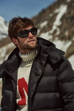 Men Ski Outfit Winter, Men Apres Ski Style, Ski Resort Outfit Men, Apres Ski Style Men, Mens Skiing Outfit, Ski Outfits For Men, Ski Men Outfit, Skiing Outfit Mens, Apres Ski Outfit Men