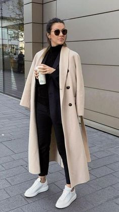 Mantel Outfit, Classy Coat, Chique Outfits, Cold Outfits, Moda Paris, Aesthetic Love, Looks Black, Casual Winter Outfits