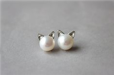 Not your Grandmother's jewels. Gold Cat Earrings, Online Tutorials, Pearl Stud Earrings, Pearl Studs, Gold Earrings Studs