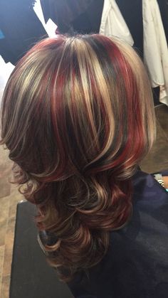 Streaks Of Color In Hair Blonde, Fun Hair Colors That Are Professional, Burgandy Highlight Hair, Half And Half Ombre Hair, Maroon With Blonde Highlights, Ash And Black Hair, Hairstyle Dye Ideas, Black And Brown Hair Dye Ideas, Dyed Hair Inspiration Natural Colors