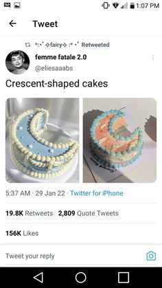 two cakes on twitter with the same image