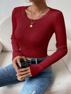 Style:Casual \nType:Pullovers \nNeckline:Scoop Neck \nSleeve Type:Regular Sleeve \nDetails:Rib-Knit \nColor:Burgundy \nPattern Type:Plain \nSleeve Length:Long Sleeve \nLength:Regular \nTemperature:Spring/Fall (18-25℃/63-77℉) \nFit Type:Slim Fit \nFabric:Slight Stretch \nMaterial:Knitwear \nComposition:100% Polyester \nCare Instructions:Machine wash or professional dry clean \nSheer:No \n Shein Brasil, Women Sweaters, Knitting Women Sweater, Ribbed Knit Sweater, Knitwear Women, Long Sleeve Sweater, Knit Sweater, Rib Knit, Ribbed Knit