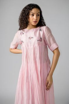 Pink kurta with pleated waistline and placed sujani embroidered bird applique motifs on bodice. Comes with trouser. - Aza Fashions Applique Kurta, Pink Kurta, Bird Applique, Women Kurta, Embroidered Bird, Straight Kurta, Embroidered Applique, Fashion App, Embroidered Silk