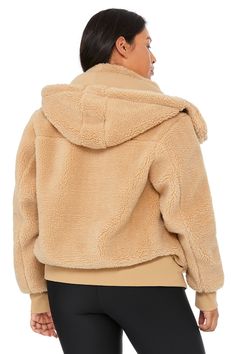 Easy come, easy go. Cut from cozy sherpa and equipped with a removable hood and zip pockets, our ultra-comfy Foxy Sherpa Jacket will get you to the studio every time. Features a front-zip closure, oversized silhouette and ribbed cuffs and hem. On-trend oversized fit Removable hood & zippered pockets Designed to work from studio to street Wear-tested by our in-house team for the perfect fit Foxy Sherpa Jacket in Camel, Size: XS | Alo Yoga® Easy Come Easy Go, Easy Go, Free Yoga, Cute Skirt, Sherpa Jacket, Back Women, Oversized Silhouette, Gym Shorts, Shopper Tote