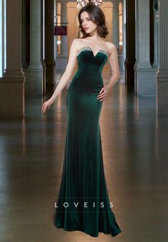 Make a statement at your prom with our sleek mermaid dress. The V-neck, sleeveless design is adorned with delicate beading for a touch of elegance. Perfect for those looking to make a bold, yet sophisticated entrance. Classic Prom Dress, Illusion Wedding Dress, Sweep Train Prom Dress, Homecoming Formal Dresses, Satin Homecoming Dress, Beach Wedding Dress Boho, Mermaid Prom Dress, Mother Wedding Dress, Prom Dresses Sleeveless