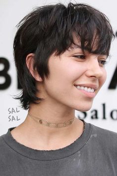 Short Hairstyles With Bangs, Bangs Styles, Easy Short Hair, Androgynous Haircut, Hair With Bangs, Very Short Hair