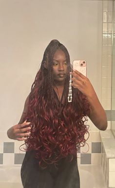 Burgundy french curls on black girl #frenchcurls Burgundy Braids Black Women, Burgundy French Curl Braids, Red French Curl Braids, Burgundy Braids, Fall Braids, French Curl, Cute Box Braids, Vacation Hairstyles, Quick Natural Hair Styles