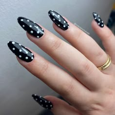 Black Nails White Polka Dots, Black With White Polka Dot Nails, Pokadot Nails French Tip, Black And White Dot Nails, Black And White Polka Dot Nails, Black And White Nail, Black And White Nail Art, Black Manicure, Short Gel Nails