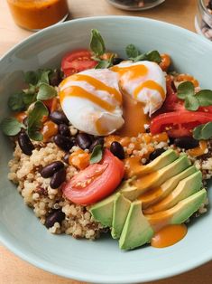 Start your day with a flavorful and hearty savory breakfast bowl! 🍳✨ Packed with crispy bacon, roasted potatoes, fresh veggies, and a perfectly cooked egg, it’s the ultimate morning comfort food. #BreakfastRecipes #SavoryEats How To Cook Eggs, Fresh Veggies