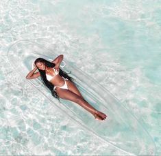 Kayak Pictures, Boat Photoshoot, Turks And Caicos Vacation, Friend Vacation, Travel Noire, Sunday Vibes, Summer Picture Poses, Studio Photography Poses, Jamaica Travel