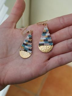 "⋄ Handwoven seed bead fringe earrings made with high quality Japanese Miyuki Delica glass beads ⋄ hammered Brass semi circle ⋄ Gold plated ear wire (nickel free & hypoallergenic) ⋄ Handmade to order ⋄ LENGTH: 1 1/2\" ⋄ WIDTH: 3/4\" ** Please message me if you have any questions or would like to make changes to the original design! I am happy to do what I can :)" Beaded Teardrop Earrings, Bead Looming, Seed Bead Fringe Earrings, Creating Patterns, Bead Fringe Earrings, Seed Bead Jewelry Patterns, Bead Fringe, Beaded Earrings Tutorials, Beaded Earrings Diy