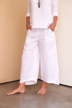 lad Luxe Wardrobe, Wide Leg White Linen Pants, White Pants Outfit, Classic White Shirt, White Linen Pants, Linen Collection, Simply Chic, Clothing Manufacturer, White Shirts