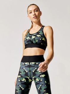 PRINTED | Carbon38 Carbon 38, Activewear Brands, Activewear Fashion, Camouflage Print, Sports Bras, Battlefield, Scoop Neckline, Women's Leggings, Camouflage