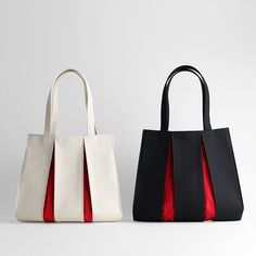 Ai Migita A bag that expresses the chic of Kyoto This canvas tote bag has beautiful subtle colors that can be seen through the pleats. Made of high quality fabric with 100% domestic cotton carefully sewn by skilled craftsmen, it is durable and comfortable enough to use every day. The stylish design uses traditional colors reminiscent of Kyoto, and the different color patterns offer different atmospheres. It can hold a 10-inch tablet device or A4-size documents and can be carried on the shoulder. Fabric Bag Design, Origami Bag, Japanese Gifts, Museum Store, Canvas Bags, Beautiful Gift Wrapping, How To Make Handbags, Leather Bags Handmade, Fabric Bags