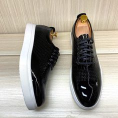 Stylish and practical in equal parts, these Glossy Leather Sneakers are what you need to turn heads. These men's shoes feature a glossy leather upper for a versatile finish that easily coordinates with any outfit. The lace-up closure helps you get just the right fit, while the pull-on tab allows for easy wear. Plus, they come with extra padding for ultimate comfort. Durable design Closure: Lace-up Comfortable to wear Material: Leather, rubber Puma Platform Sneakers, Sneaker Brands, Easy Wear, Sneakers Black, Puma Sneaker, Luxury Shoes, Nike Free, Summer Shoes, Types Of Shoes