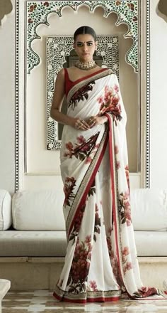 Saree From Scratch, Crop Top Saree, Sabyasachi Saree, Two Piece Evening Dresses, Sabyasachi Sarees, Fashion Show Dresses, Floral Saree, India Dress