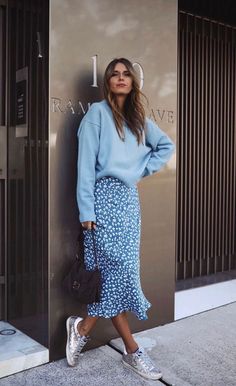 Outfit Ideas Work, Apostolic Fashion, Spring Work Outfits, Modest Clothing, Looks Street Style, Outfit Trends, Casual Stylish, Mode Inspo, Blue Sweater