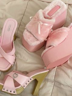 Fluffy Platform Sandals, Girly Gift Ideas, Dolls Kill Shoes, Mode Shoes, Dr Shoes, Student Nurse, Fancy Shoes, Pink Girly Things, Girly Shoes