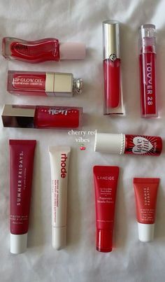 Softer Lips, Summer Fridays Lip Butter Balm, Koleksi Makeup, Summer Fridays Lip, Rhode Skin, Sephora Skin Care, Makeup Accesories, Fancy Makeup, Lip Glosses