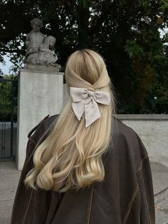 Old Money Hairstyles, Layered Haircuts Shoulder Length, Preppy Hairstyles, Layered Haircuts For Women, Fairy Hair, Hair Techniques, Honey Blonde Hair, Blonde Hair Inspiration