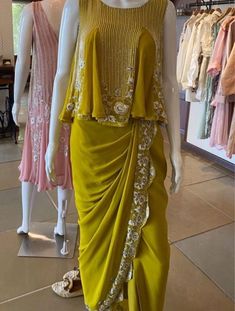 Skirt Drape, Dhoti Skirt, Draping Fashion, Saree Designs Party Wear, Indian Gowns Dresses, Trendy Dress Outfits, Designer Party Wear Dresses, Boutique Dress Designs, Stylish Party Dresses