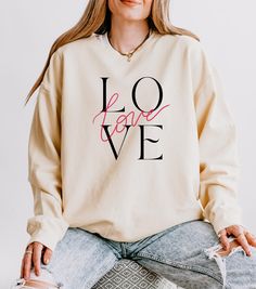 Love sweatshirt, Spread love, love vibes, empathy sweatshirt, emotional support, self love club, romantic fashion, positive thinking von ConsciousChicShop auf Etsy Love Vibes, Romantic Fashion, Self Love Club, Love Sweatshirt, Love Club, Emotional Support, Spread Love