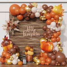 an image of a thanksgiving decoration with balloons