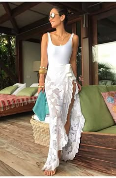 White Swimsuit Outfit, White Swimsuit Coverup, White Coverup, Swimsuit White, Boho Mode, Mode Kimono, Beach Attire, Mode Boho, Summer Beach Outfit