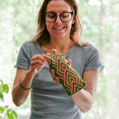 Handmade Crochet Eyewear soft Case for Women.Tired of losing your glasses? Keep them safe and fashionable with this crochet eyeglass case.Tired of losing your glasses or getting them scratched in your bag? No need to worry anymore, our crochet glasses case made entirely by hand with 100% mercerized cotton yarn and lined is the perfect solution to keep your glasses safe and fashionable. #marvicrochet #crochet #handmade #eyewearcase #softcase #grlassescase #giftforher #madeinspain Crochet Glasses Case, Crochet Eyeglass Cases, Crochet Glasses, Glasses Chains, Mercerized Cotton Yarn, Sunglasses Chain, Glasses Cases, Stylish Eyeglasses, Woman Accessories