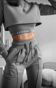 Smink Inspiration, Chique Outfits, Tomboy Style Outfits, Tomboy Fashion, Sporty Outfits, Girls Fashion Clothes, Teenage Fashion Outfits, Edgy Outfits, Casual Style Outfits