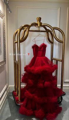 Tulle Design Fashion, Fairy Aesthetic Prom Dress, Valentines Day Dress Black Women, Vintage Luxury Dress, Baroque Dress Modern, Movie Premiere Dress Ideas, Old Money Ball Gowns, Red Ruffle Prom Dress, Dress Outfits For Birthday