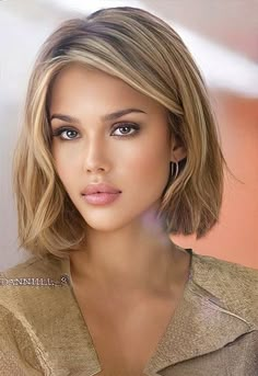 Wavy Hair Extensions, Stacked Bob Haircut, Bob Haircuts For Women, Short Blonde, Bob Haircuts, Jessica Alba, Blonde Beauty, Cortes De Cabello, Top 50