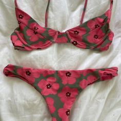 Looking To Trade For Different Styles Or Colors! Will Sell For Good Offer Too Green Bikinis For Women, Benoa Swim, Baiting Suits, Beginner Crochet Projects, Swim Swim, Summer Swim Suits, Swim Suits, Summer Bikinis, Summer Suits