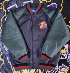 Vintage 1990s Seattle Supersonics Sonics Pro Player Leather Jacket  In perfect condition  Minor scratches XL 29 x 27 Pit to Pit Any questions feel free to reach out! 90s Style Leather Jacket For Winter Streetwear, 90s Style Winter Varsity Jacket For Streetwear, 90s Style Leather Jacket For Fall Streetwear, Casual Green Leather Jacket For Streetwear, Retro Leather Jacket With Pockets For Streetwear, 90s Style Varsity Jacket For Winter Streetwear, Retro Leather Jacket With Snap Buttons, Green Leather Jacket For Streetwear, Vintage 90s Leather Jacket