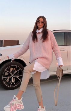 Cute Work Outfits 2023, Uni Outfits Autumn, Winter Fashion Outfits Casual, Casual Outfit Inspiration, Chic Fall Outfits, Beige Pants, Looks Street Style, Fashion Mistakes