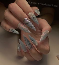 Stiletto Nails Ideas, Asia Nails, Gothic Nails, Nail Jewels, Sparkle Nails, Minimalist Nails