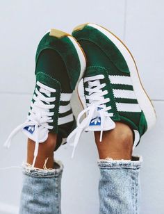 sneakers Adidas Iniki, Mode Shoes, Sneakers Street Style, Mode Casual, Couture Week, Olivia Palermo, Shoes Adidas, Best Sneakers, Crazy Shoes