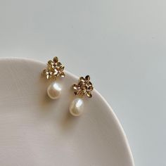 Flower and Pearl Drop Earrings,gold Pearl Earrings,real Freshwater Pearl Earrings,baroque Pearl Earrings,bridesmaid Gift - Etsy Israel Delicate Drop Flower Earrings With Pearl Charm, Delicate Flower Pearl Drop Earrings, Delicate Pearl Drop Earrings With Flower Shape, Delicate Pearl Drop Earrings In Flower Shape, Delicate Flower Shape Pearl Drop Earrings, Feminine Flower Drop Earrings With Pearl Drop, Elegant Flower-shaped Earrings With Pearl Charm, Elegant Flower-shaped Pearl Charm Earrings, Pearl Charm Drop Flower Earrings